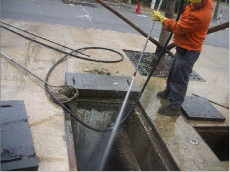 百色池底污泥如何清理