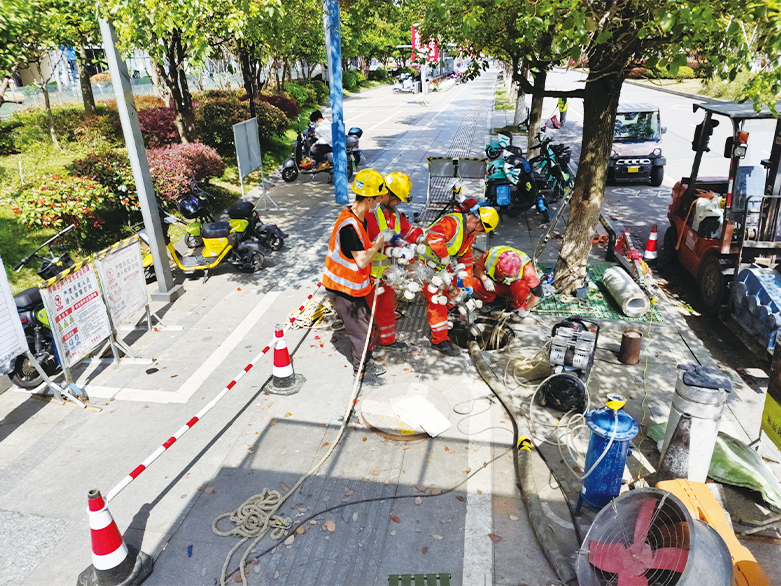  百色UV-CIPP紫外光固化修复