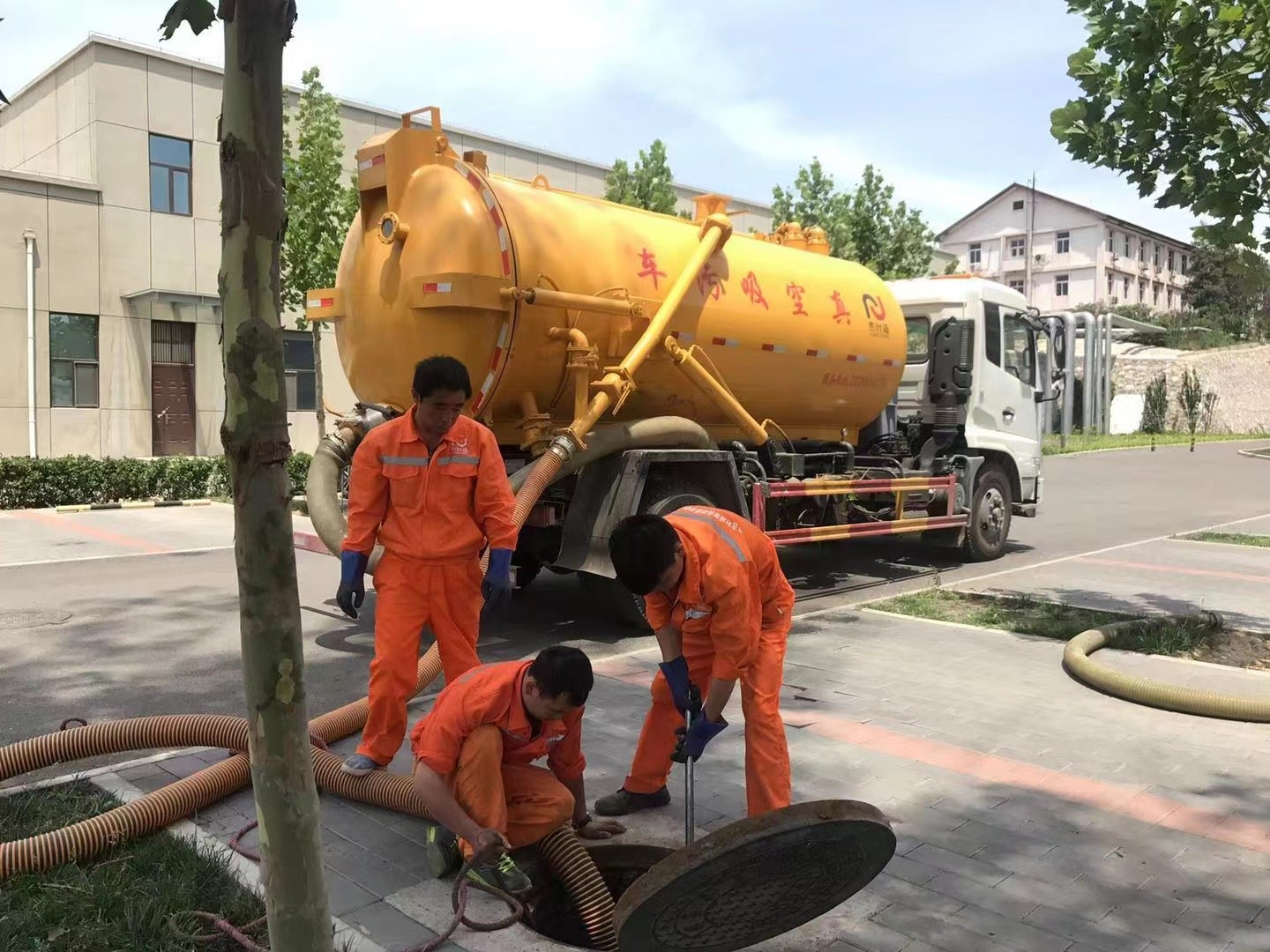百色化粪池清理与5-8吨吸粪车施工效率分析
